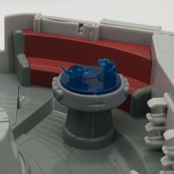 Star Wars Action 2011 Hasbro Millenium Falcon Spaceship w/Hidden Compartments - Picture 12 of 16